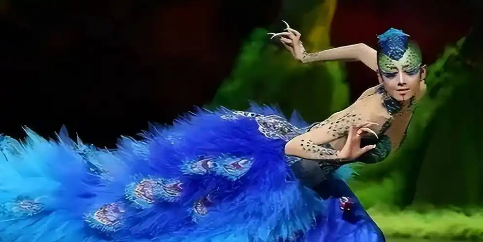 杨丽萍表演不穿衣服?服装都是彩绘的,镜头放大时有点"抢眼"