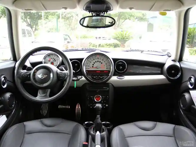 mini-mini-2011款-2011款 1.6t cooper s(停售)- 中控