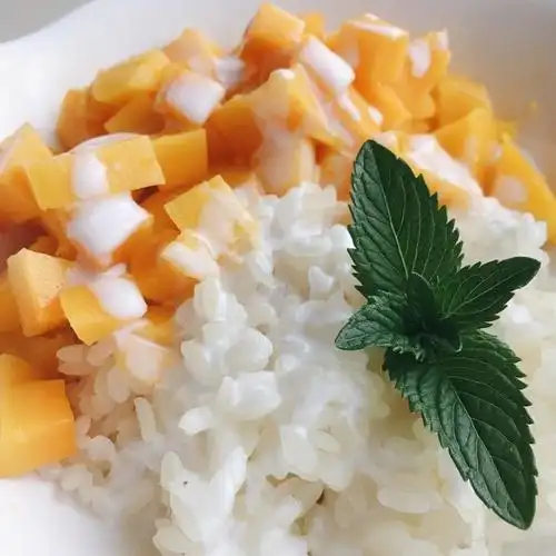 p>泰式芒果糯米饭是一道美食,主要食材是芒果. /p>