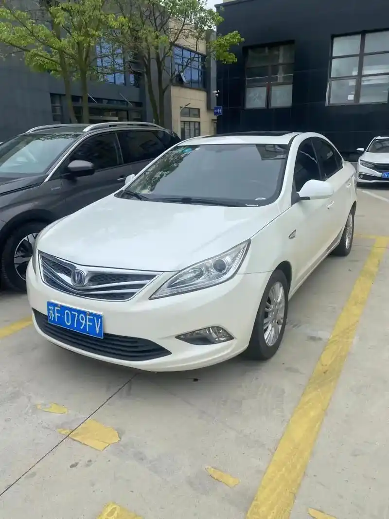 新到2013年5月长安逸动1.6手动豪华款三箱轿车,年检到2 - 抖音