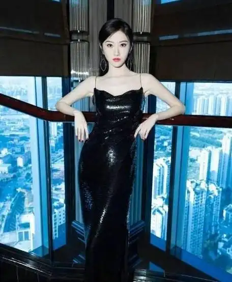 女明星素颜大揭秘!刘涛素颜美到惊人,保养秘诀大公开