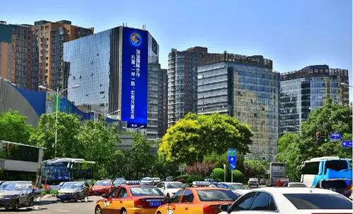 凯德mall是集购物,餐饮,娱乐于一体的望京地区繁华商场,媒体周边云集