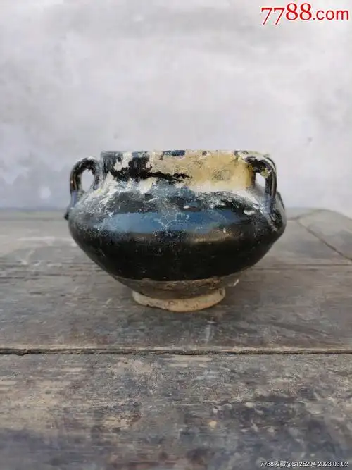 宋代四系罐,年份好,器型好,釉色也漂亮,口沿上有点小飞皮,其余完整-酱