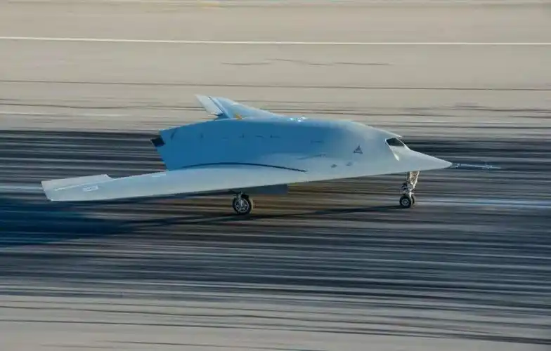 全球首款飞翼无人机,高空高速还隐身,可与歼20协同作战