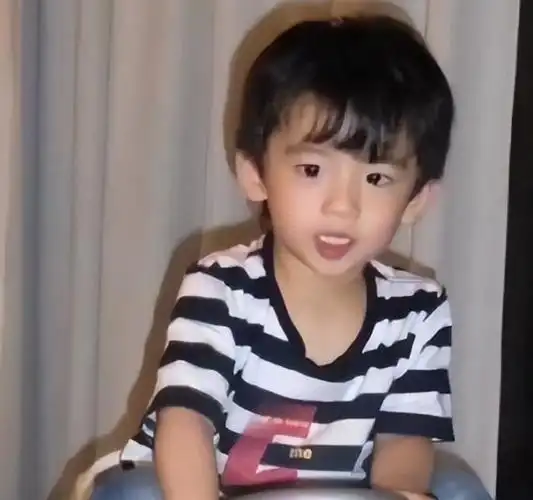 张柏芝晒大儿子旧照为其庆生,lucas颜值不像父母十几岁时那么惊艳插图