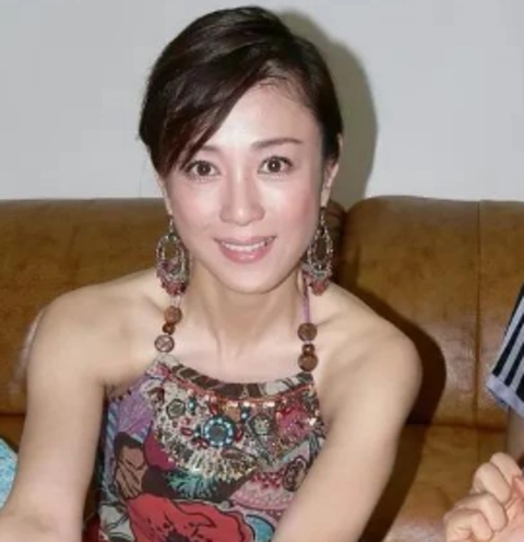 最美妲己傅艺伟近照身材圆润发福明显女神变化大