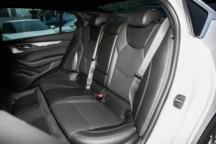 凯迪拉克ct5空调出风口后排雷达