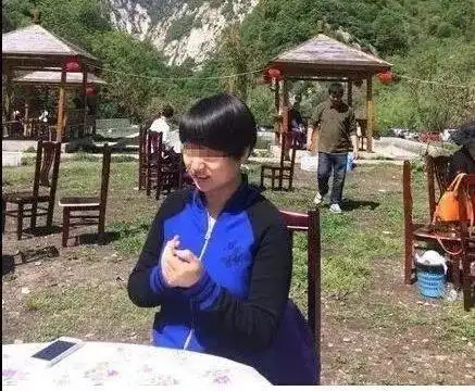 口华山跳崖,从90亿元的巨富到身背3亿的债务,其中经历,令人警醒_李妍