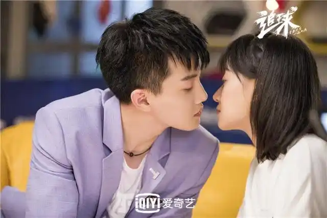 《追球》:阿拉蕾出演的网剧,剧情很逗很有趣,还挺好玩