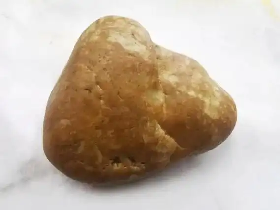 玉石与文化的交融,石英质玉原石的收藏价值体现