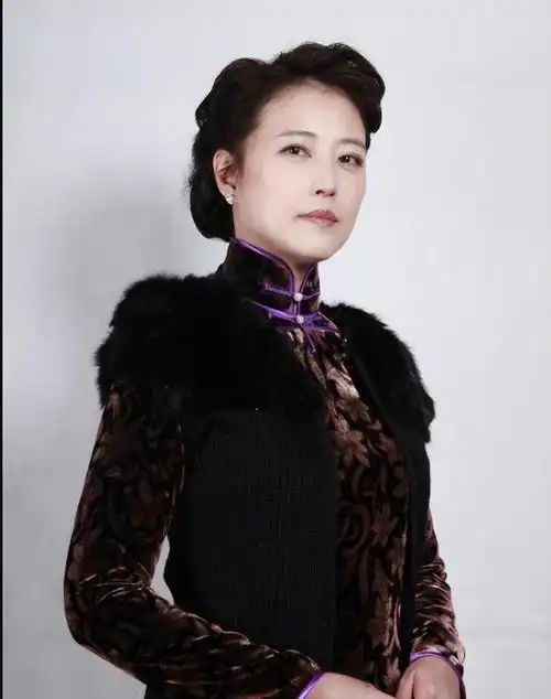 周海媚:我试过5个男人同时追我,但不想结婚!