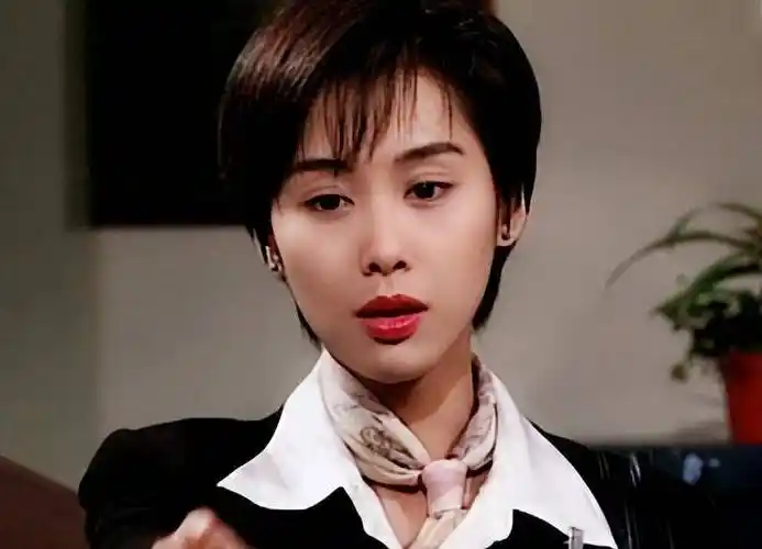 能驾驭得了"短发"的女星,只服这10位,热巴等人就别硬上弓了