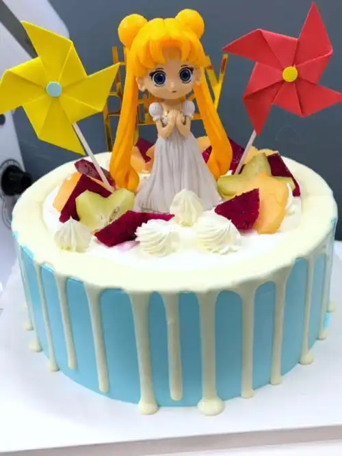 小孩孩公主蛋糕