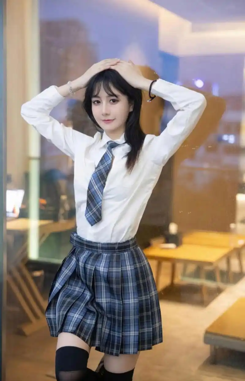 清纯漂亮的jk服小姐姐,是可爱学妹的该有的模样