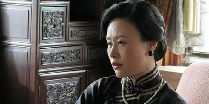 邬君梅《飞鹰》版宋美龄气场足 不做背后的女人