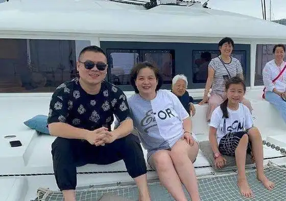 郑敏晒岳云鹏跑步照,老两口暗戳戳秀恩爱,网友:看起来瘦了_老婆_观众