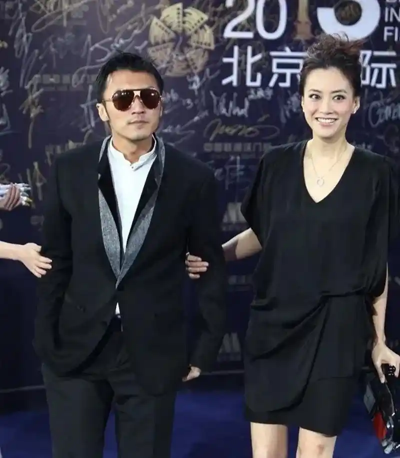 霍汶希icon谢霆锋,细节见证感情!