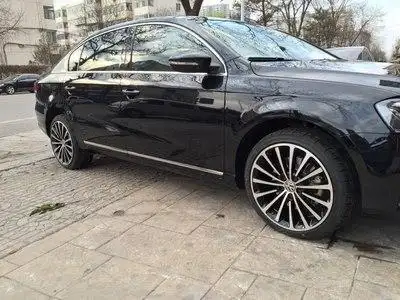 迈腾17寸轮毂是5副的好看还是那种多副的|?