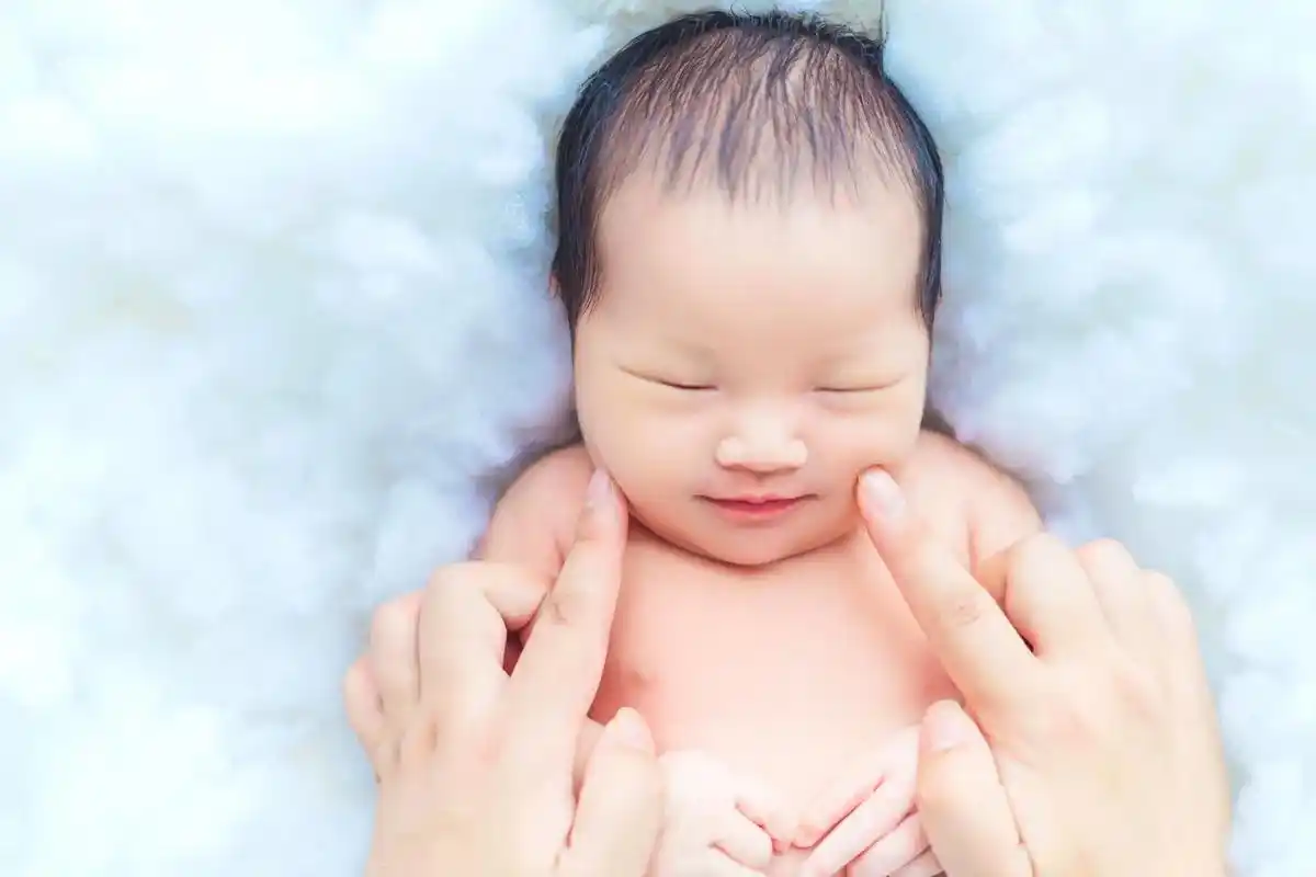 人类幼崽成长记 #虎宝宝 #月子里的宝宝 宝宝十五天的照片 - 抖音