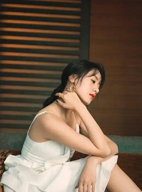 29岁袁冰妍,颜值清新身材有料,美丽时尚的新晋女神_娱乐_明星_资讯