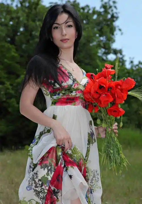 大毒枭瑙坎美艳绝伦的二当家(6/45 张)