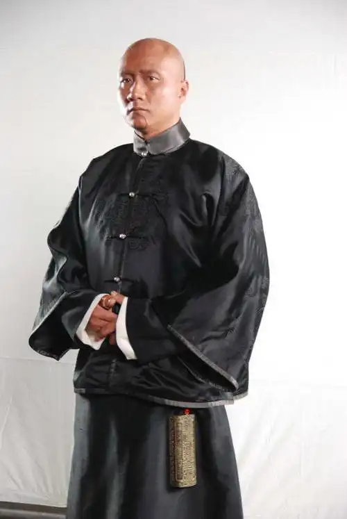 胡军《十月围城》定妆照