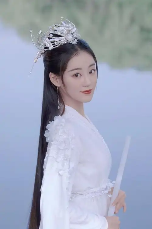 祝绪丹玉笛古韵大片白衣翩翩纯净温柔是魔幻小仙女没错了