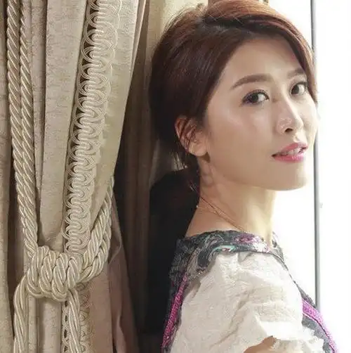 图曝徐正曦的女朋友周丽淇双方家长熟如亲家