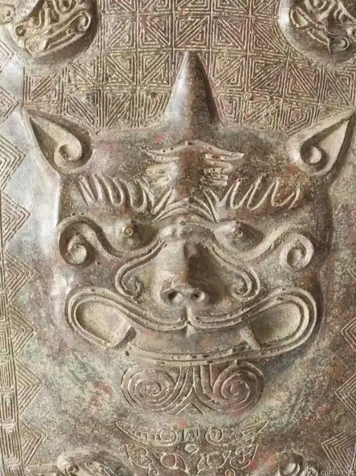 战汉时期,青铜兽面盾牌 - 中华古玩网 - 古董收藏,古玩收藏,古玩鉴定