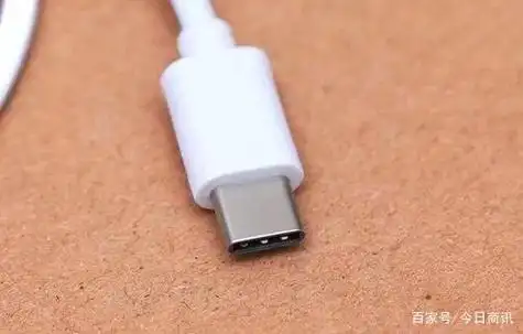 那么问题就在手机上,可以用牙签针等物品,检查手机充电口是否有杂物