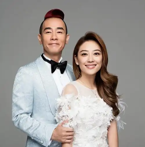 陈小春隔空秀恩爱 自曝赚钱全部上交老婆应采儿