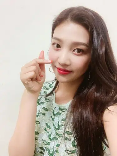 这是最近第三件giambattista valli裙子了cr logo