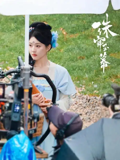 赵露思好好啊新剧杀青专门给粉丝订餐