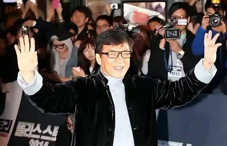 事实证明,70岁的成龙,不再被世界宽容!_电影_时候_父亲