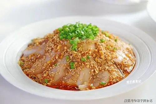 想要做出美味不油腻的蒜泥白肉,只要做对这几步,比饭店的还好吃_手机