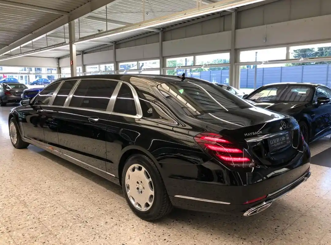 听说你喜欢长轴距?六米的奔驰迈巴赫s650 pullman了解一下