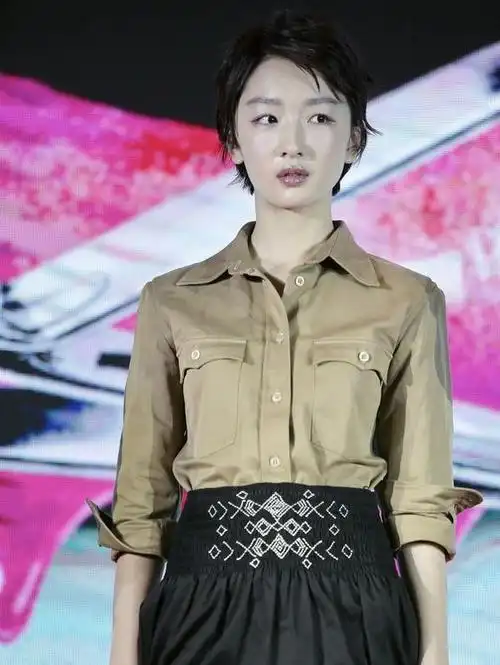 周冬雨太拼了,为显高穿着"安全裤"就出来?162身高凹出172效果