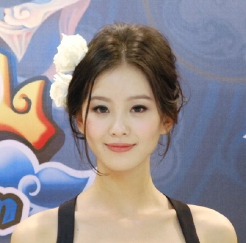 刘诗诗旧照被疯传,一脸胶原蛋白惹人爱,不愧是"人间尤物"