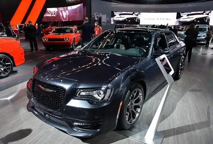 全新克莱斯勒300c预告 海外9月13日发布