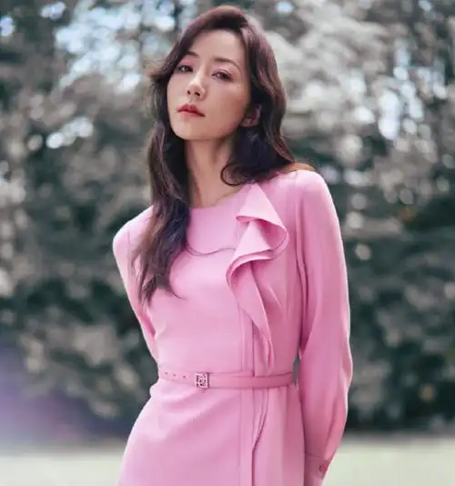 韩雪演唱《负重一万斤长大》被群嘲:人们心中的偏见是一座大山