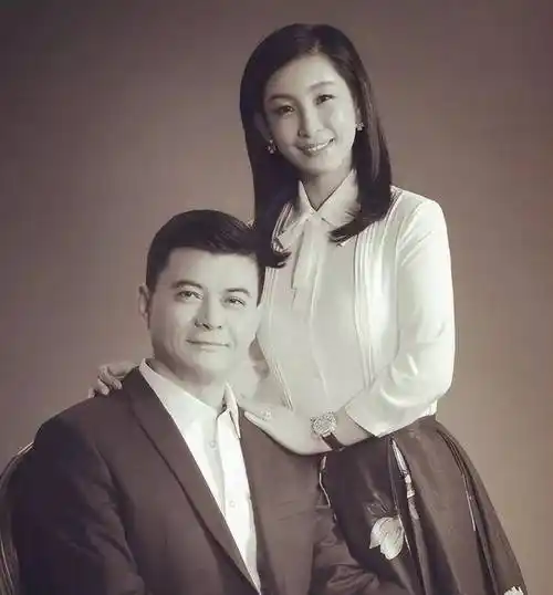 "西北硬汉"王新军,43岁二婚娶秦海璐,8年为爱甘当煮夫