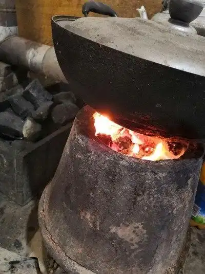 这种炉子相信在农村呆过都应该认识我就说我们这边叫这种炉子憋来气也