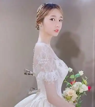 小八李雅琳26岁将当妈 因巨魔刘花英退出tara 曾一度患精神疾病?