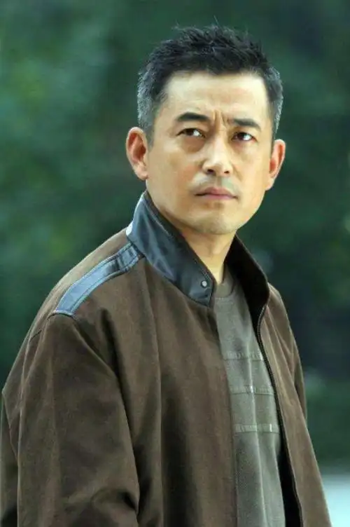 其中还有一位不得不提的反派人物就是王志飞饰演的高明远.