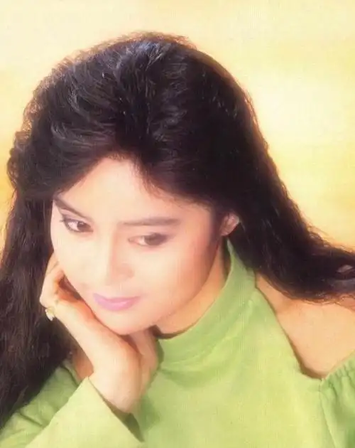 高胜美年轻时生活照,53岁高胜美的狼狈(10)