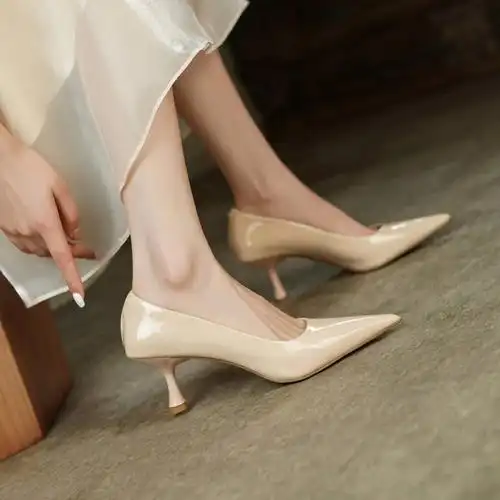 巨显优雅的裸色高跟鞋好穿不累脚