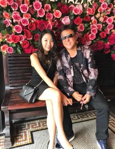 姜育恒24岁女儿姜汶婷近照曝光:喜欢唱歌跳舞无意进演艺圈发展