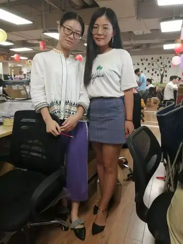 祝福与家人视频送上中秋祝福为九月生日的同事唱生日歌为了大奖冲啊!