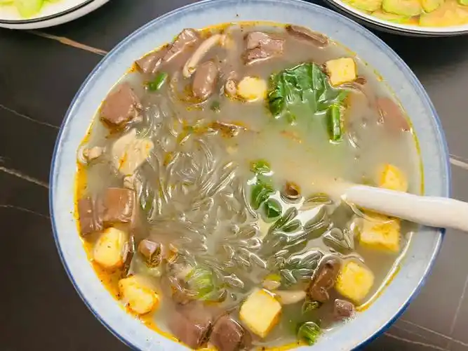 南京鸭血粉丝汤的深度爱好者