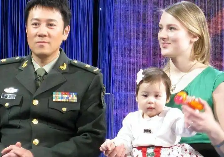 蔡国庆的妻子到底长啥样?网友是这样评价的:美到窒息,气质满分_因为_